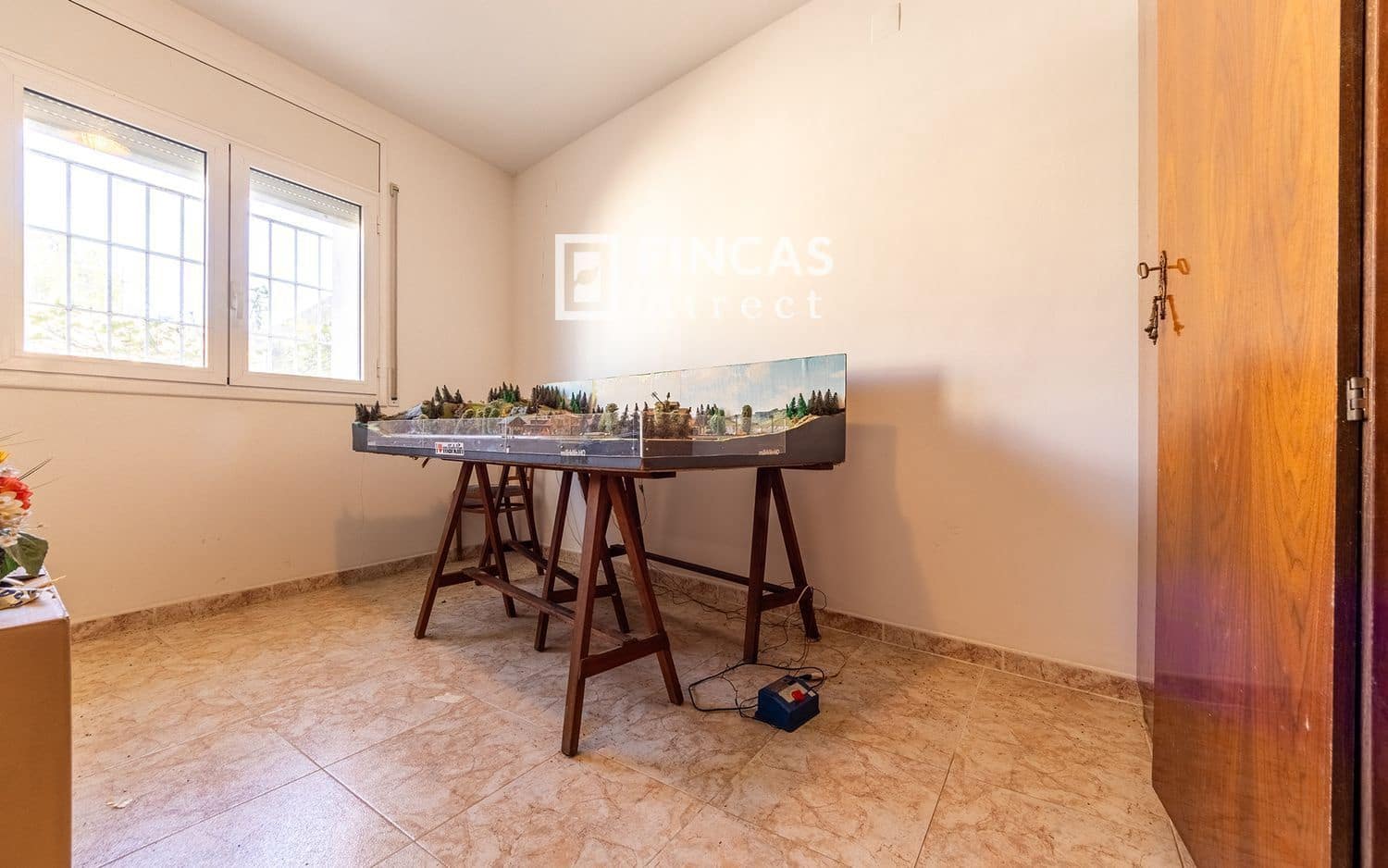 6 sypialnia Willa na sprzedaż w Albinyana z garażem - 265 000 € (Ref: 8775820)