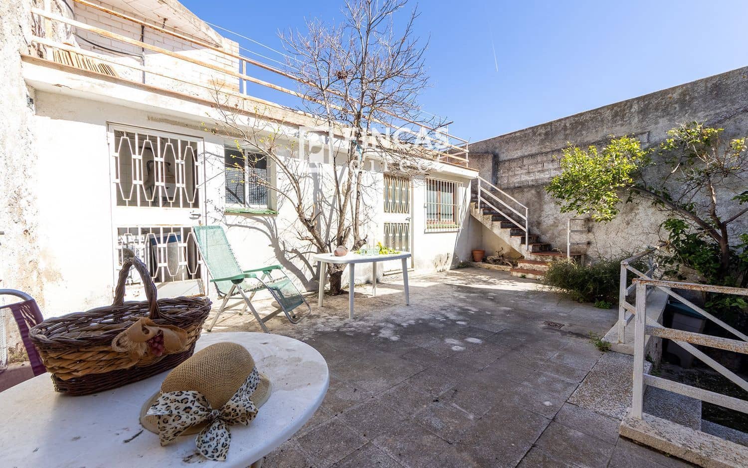 6 sypialnia Willa na sprzedaż w Albinyana z garażem - 265 000 € (Ref: 8775820)