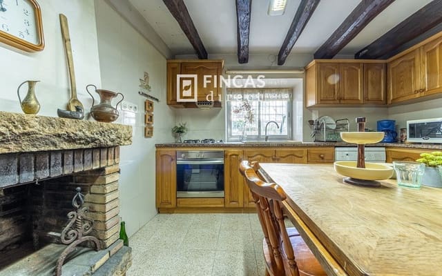 6 soverom Villa til salgs i Albinyana med garasje - € 265 000 (Ref: 8775820)