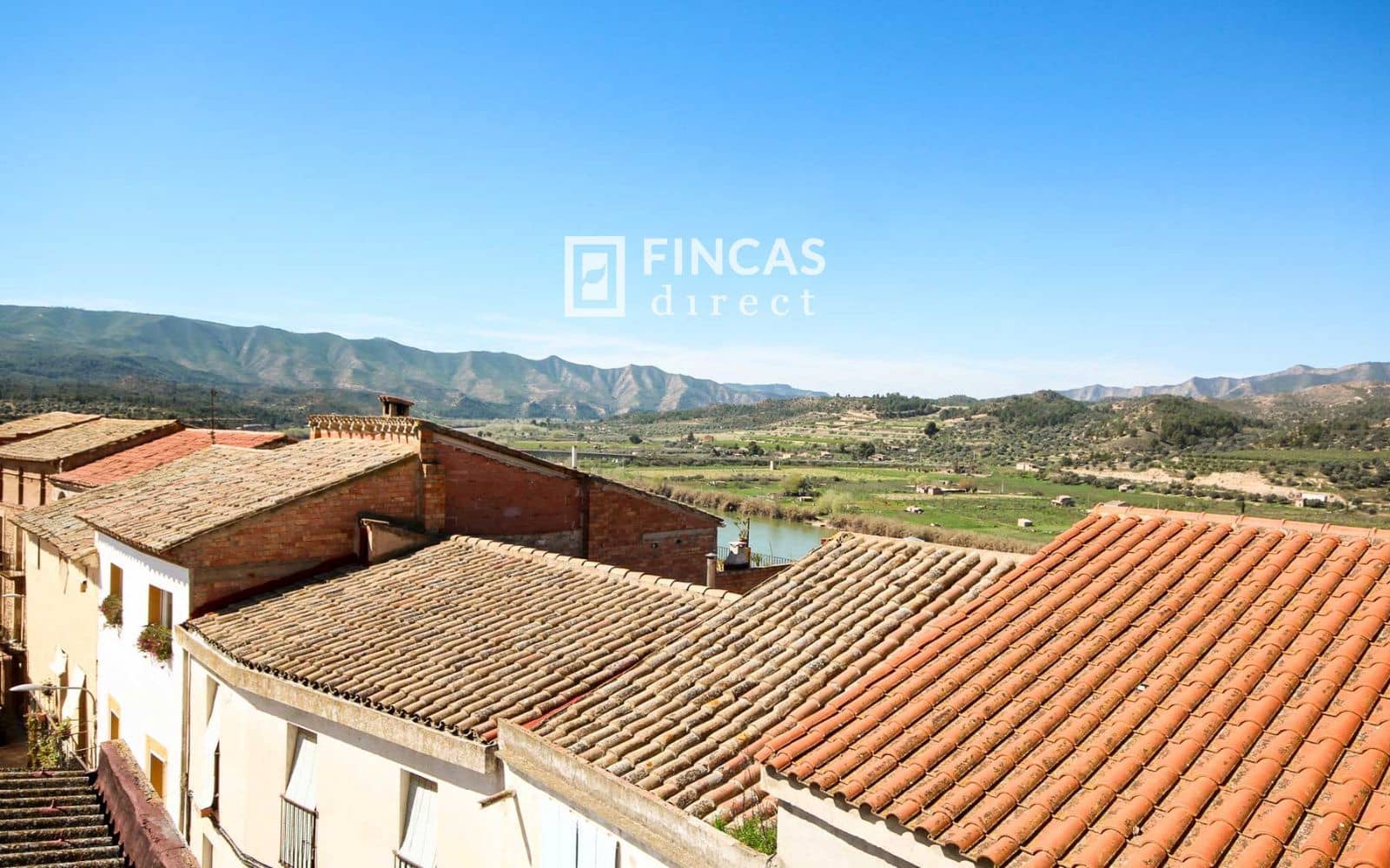 3 bedroom Villa for sale in Riba-roja d'Ebre - € 155,000 (Ref: 9813428)