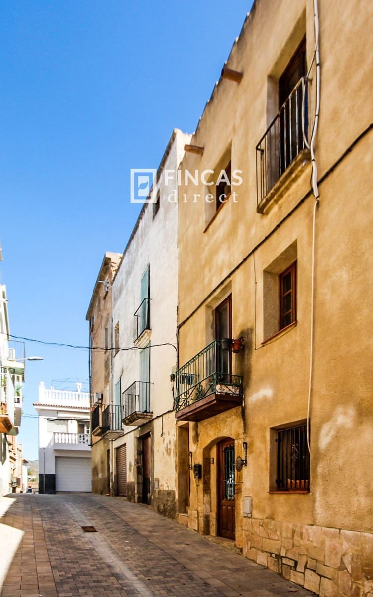 3 bedroom Villa for sale in Riba-roja d'Ebre - € 155,000 (Ref: 9813428)