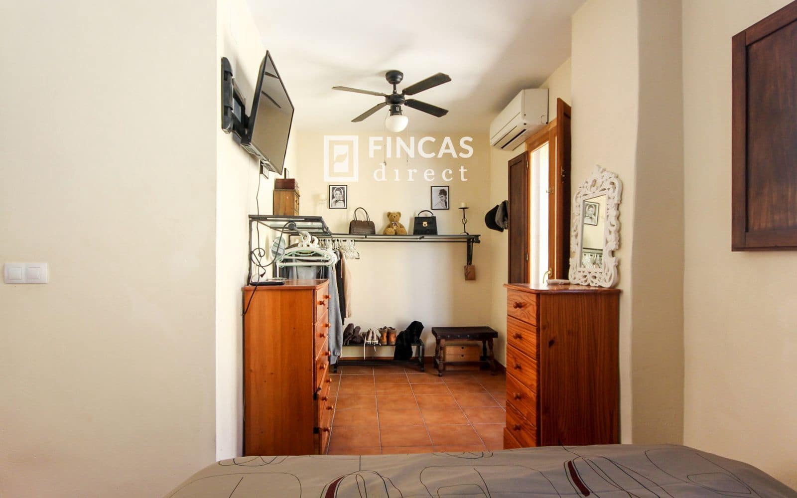 3 bedroom Villa for sale in Riba-roja d'Ebre - € 155,000 (Ref: 9813428)