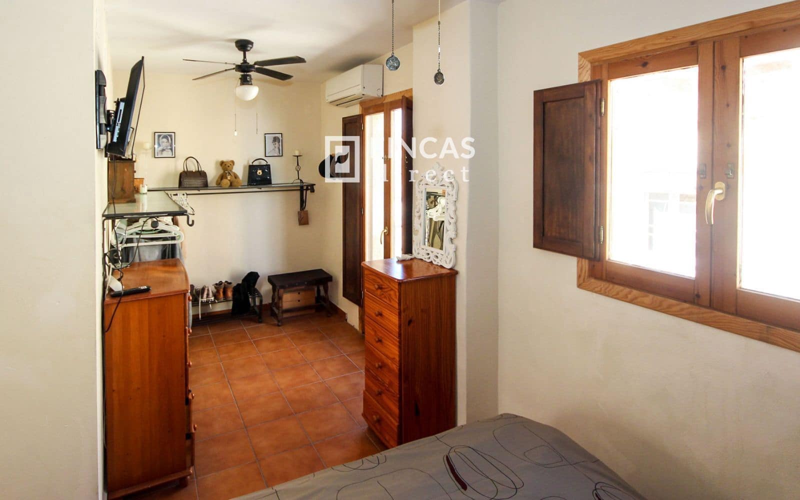 3 bedroom Villa for sale in Riba-roja d'Ebre - € 155,000 (Ref: 9813428)