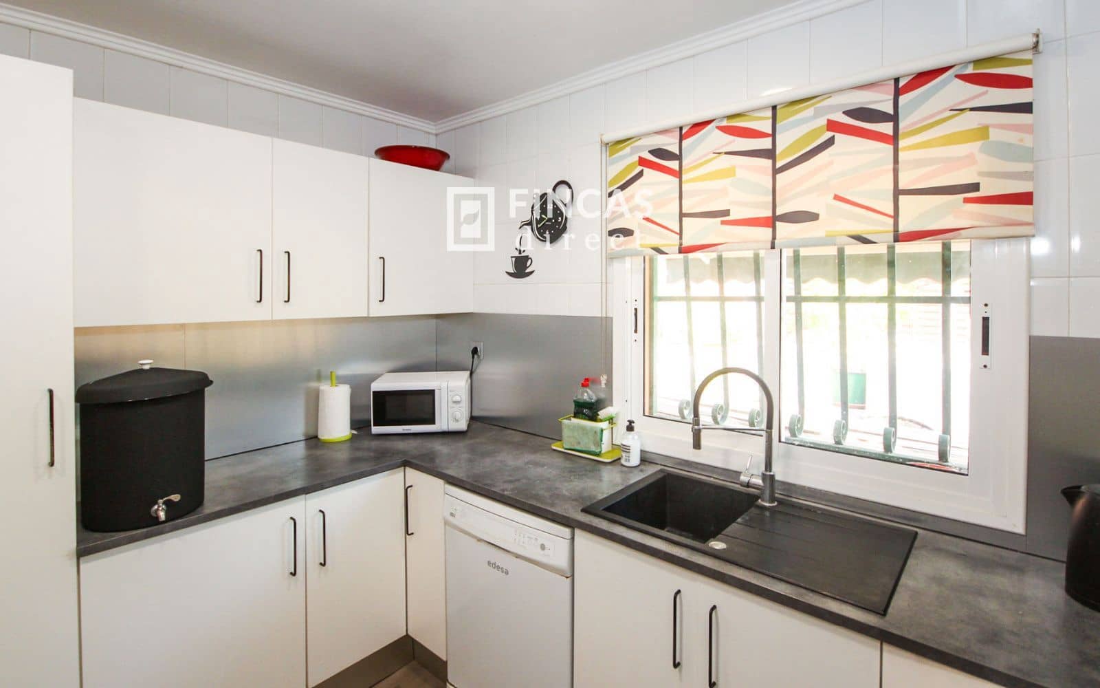 6 bedroom Villa for sale in El Catllar with pool garage - € 355,000 (Ref: 9948884)
