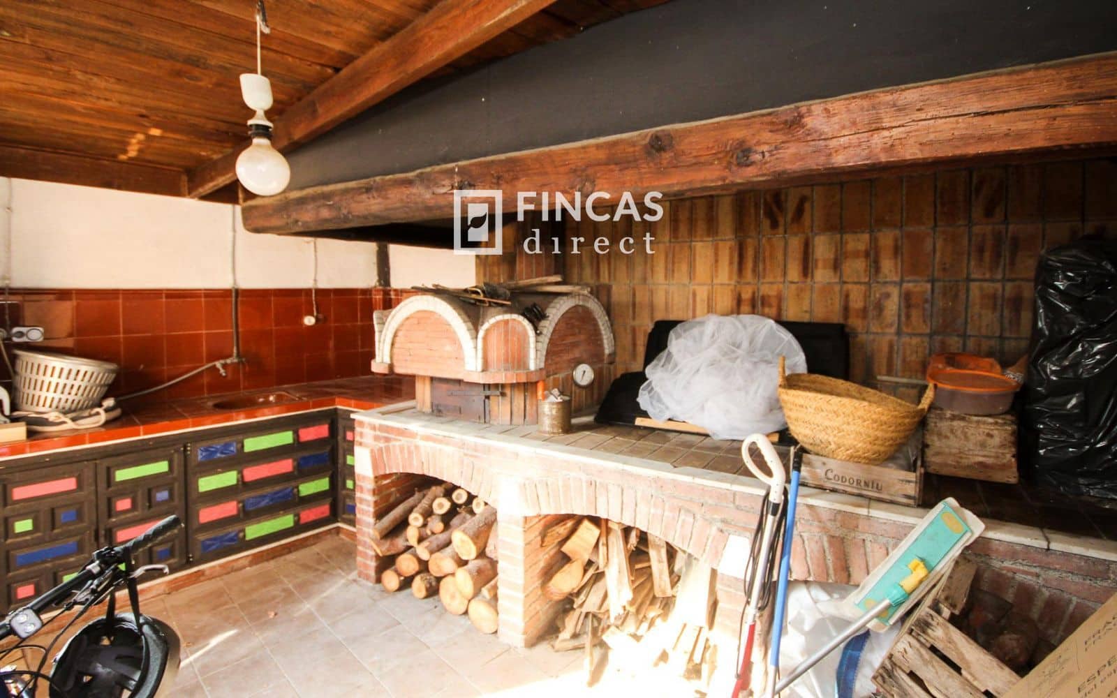 6 bedroom Villa for sale in El Catllar with pool garage - € 355,000 (Ref: 9948884)