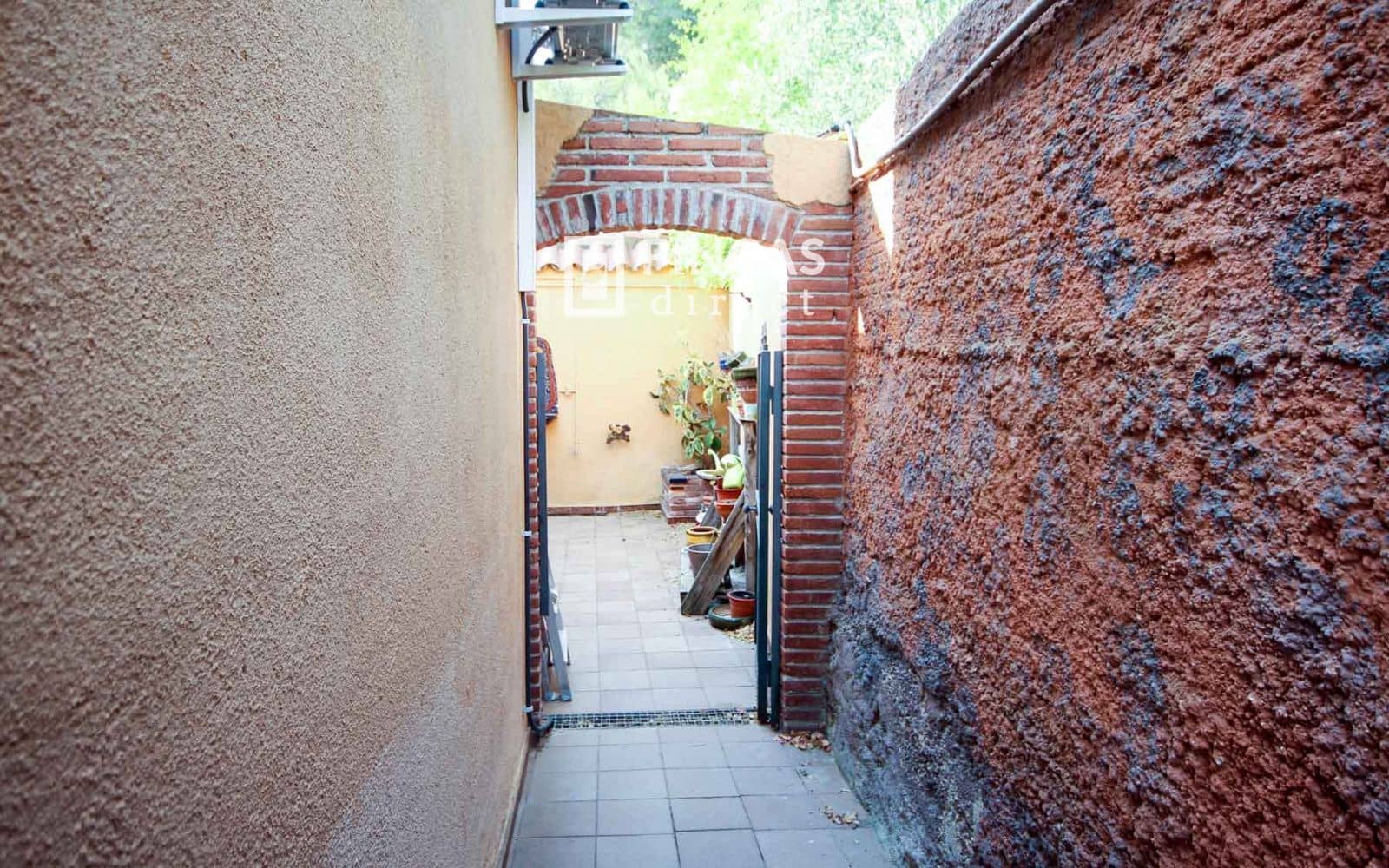6 bedroom Villa for sale in El Catllar with pool garage - € 355,000 (Ref: 9948884)