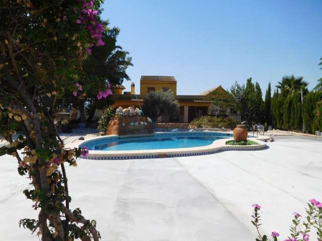 2 slaapkamer Finca/Landhuis te huur in Las Casicas met zwembad - € 750 (Ref: 5396205)