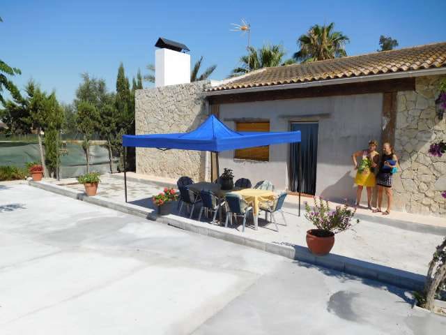2 slaapkamer Finca/Landhuis te huur in Las Casicas met zwembad - € 750 (Ref: 5396205)