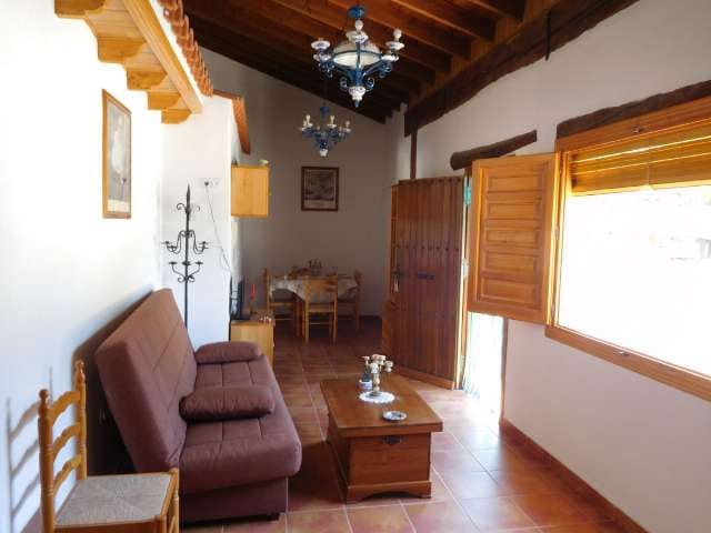 2 slaapkamer Finca/Landhuis te huur in Las Casicas met zwembad - € 750 (Ref: 5396205)