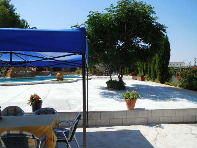 2 slaapkamer Finca/Landhuis te huur in Las Casicas met zwembad - € 750 (Ref: 5396205)