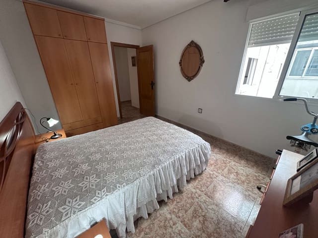 4 bedroom Flat for sale in Catral - € 120,000 (Ref: 9308969)