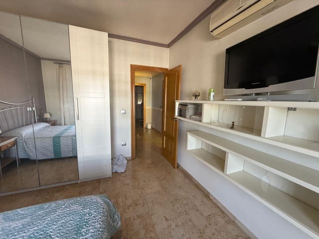 4 bedroom Townhouse for sale in Catral with garage - € 189,999 (Ref: 9335294)