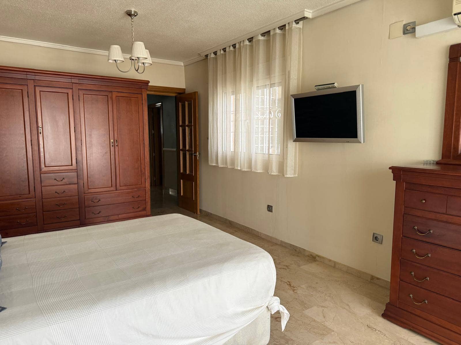 4 soveværelse Byhus til salg i Catral med garage - € 189.999 (Ref: 9335294)