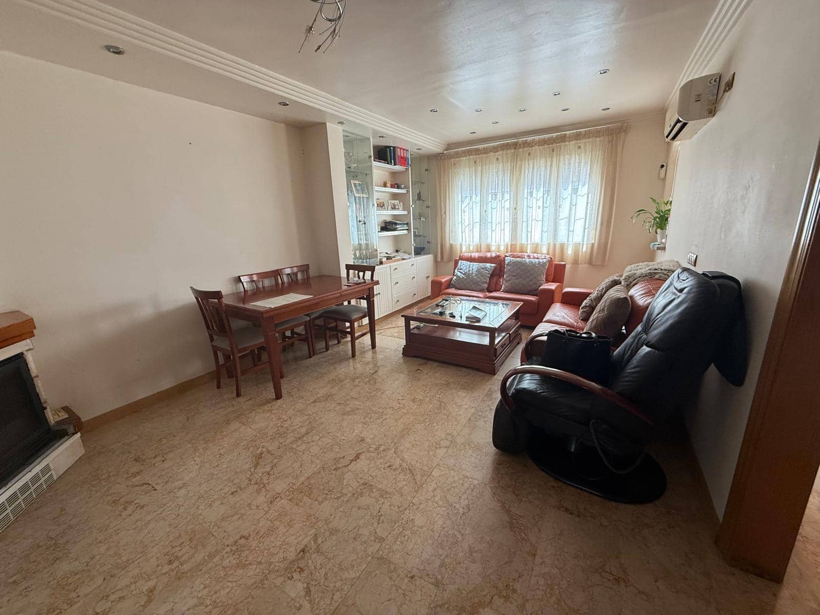 4 soveværelse Byhus til salg i Catral med garage - € 189.999 (Ref: 9335294)