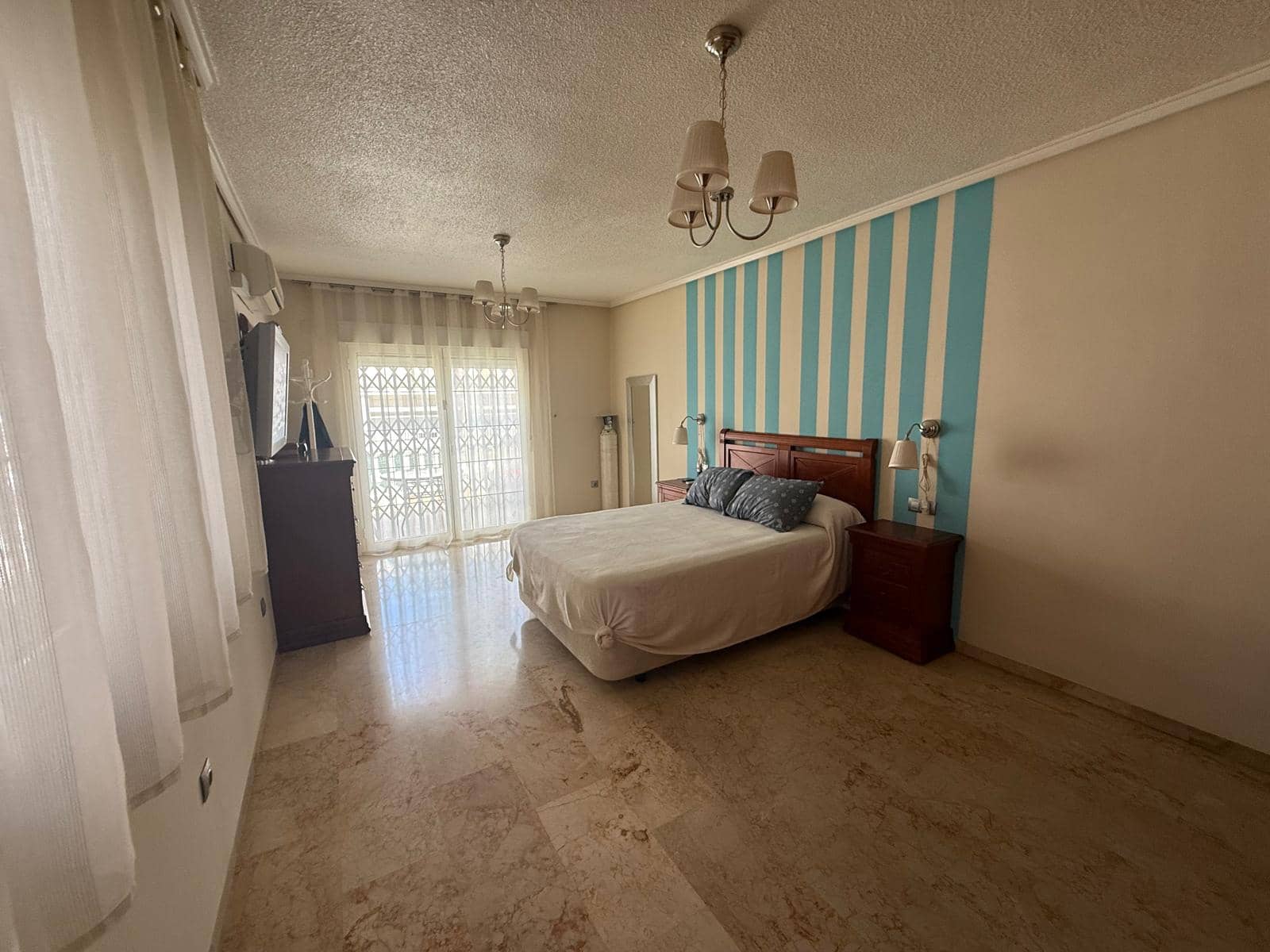 4 soveværelse Byhus til salg i Catral med garage - € 189.999 (Ref: 9335294)