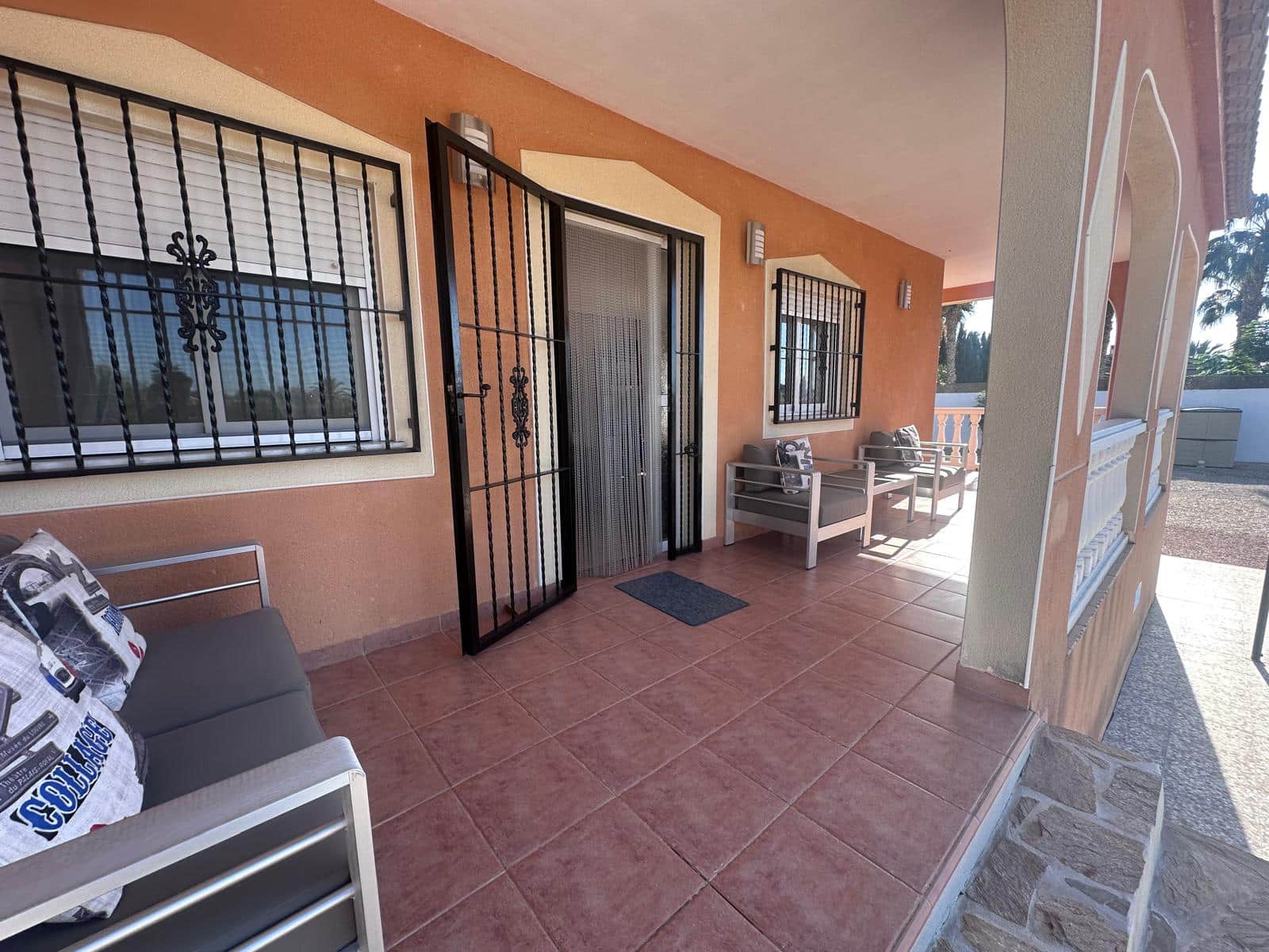 3 soveværelse Finca/Landehus til salg i Catral - € 259.999 (Ref: 9335300)