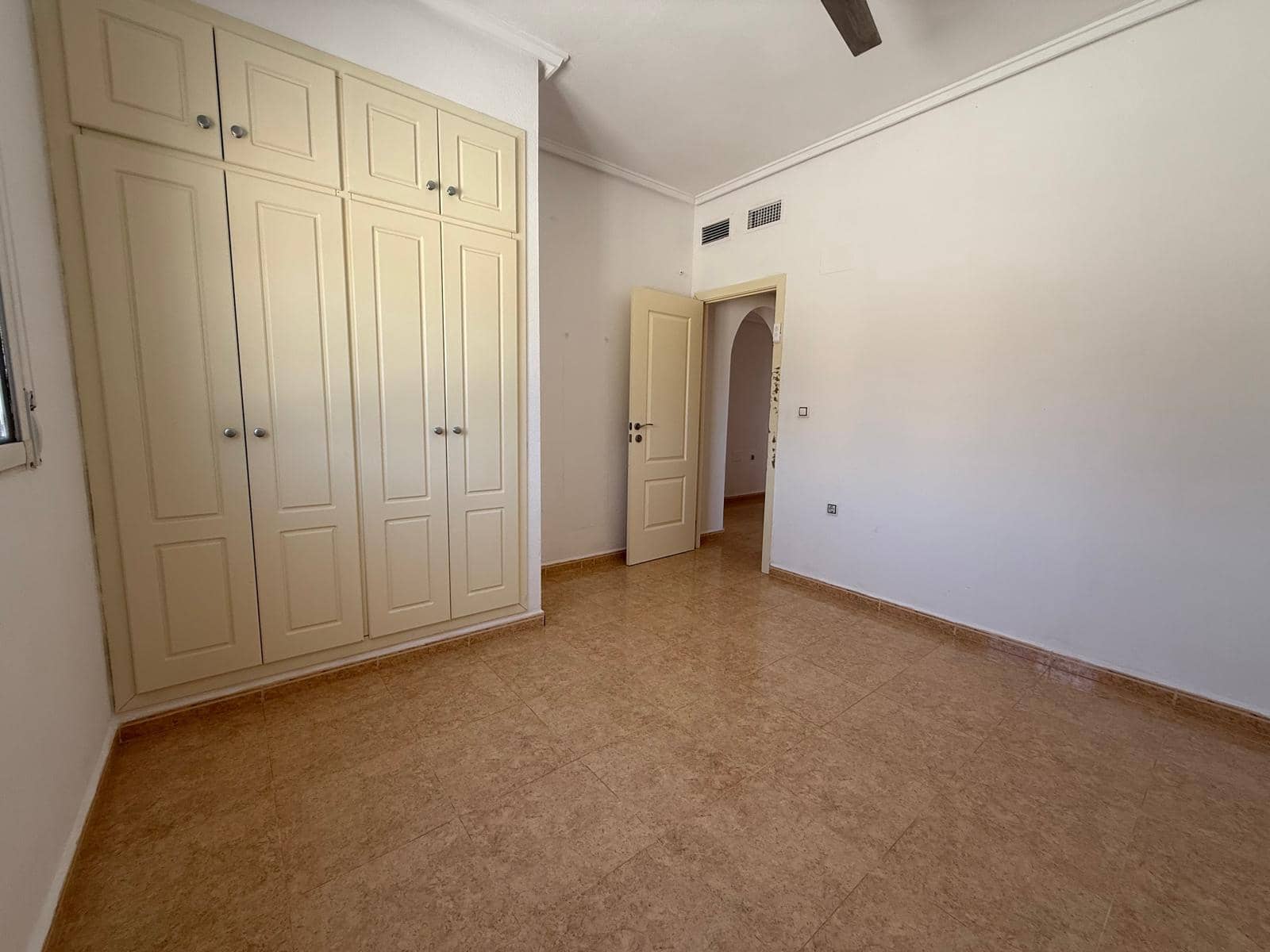 3 soverom Finca/Herregård til salgs i Catral med svømmebasseng - € 284 999 (Ref: 9335365)