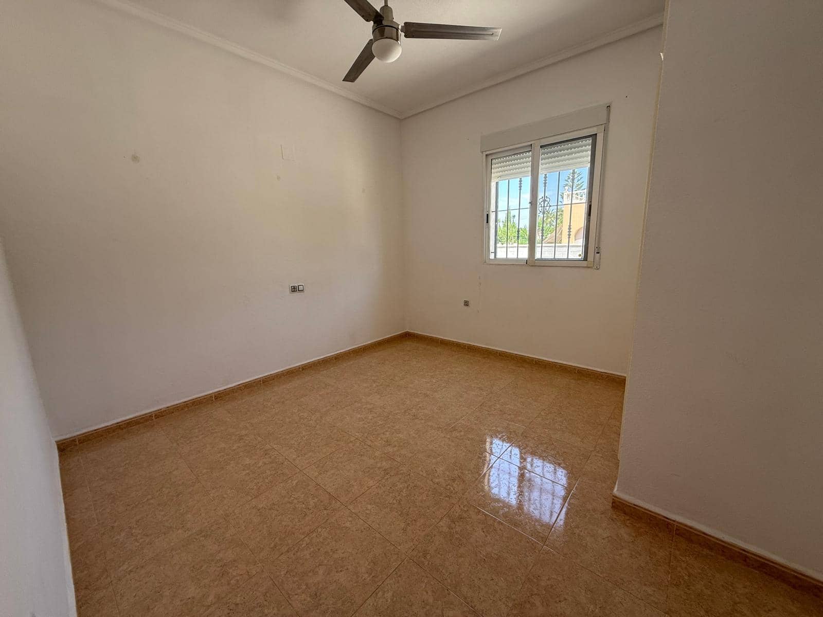 3 soverom Finca/Herregård til salgs i Catral med svømmebasseng - € 284 999 (Ref: 9335365)