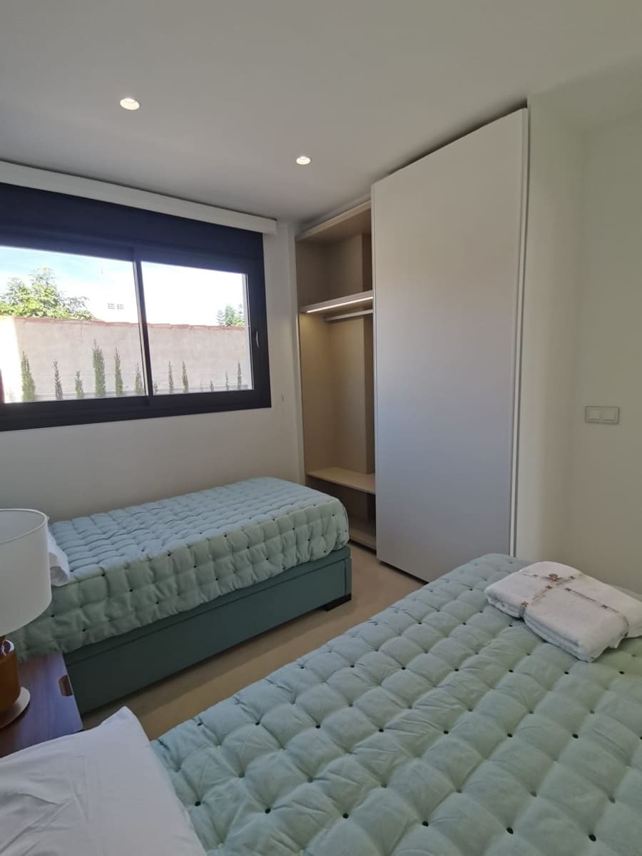 3 soveværelse Villa til salg i Playa Honda med swimmingpool garage - € 595.000 (Ref: 9434551)