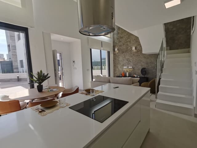 3 soveværelse Villa til salg i Murcia by med swimmingpool garage - € 595.000 (Ref: 9434551)