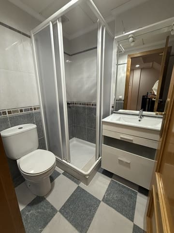 3 quarto Casa em Banda para arrendar em Alicante cidade - 750 € (Ref: 9436278)