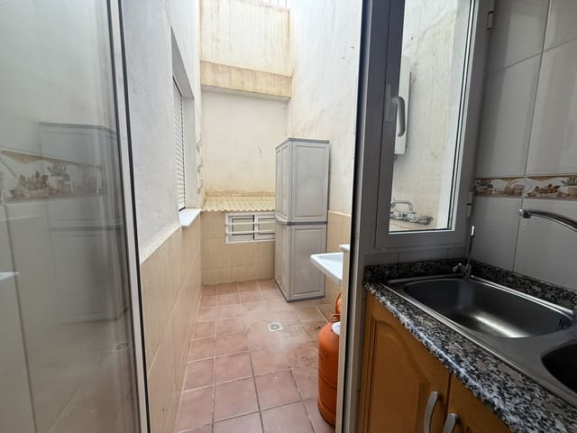 3 quarto Casa em Banda para arrendar em Alicante cidade - 750 € (Ref: 9436278)
