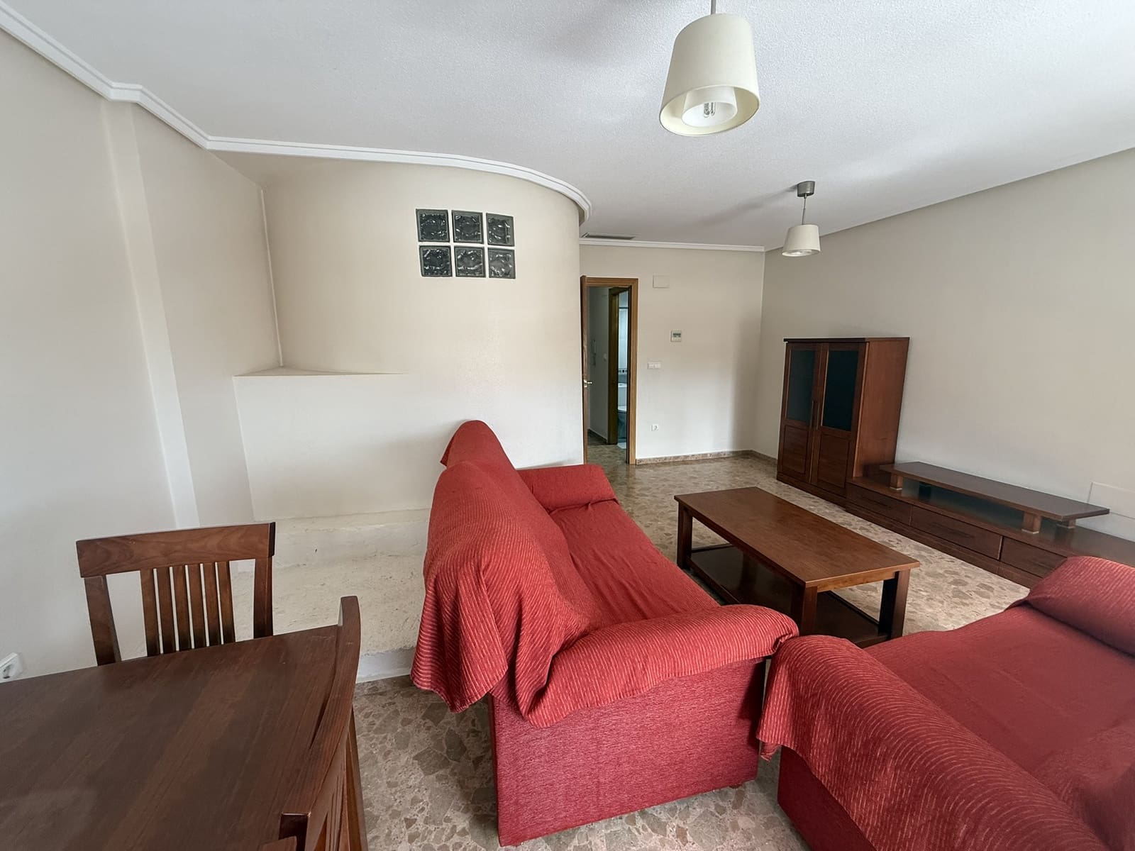 3 bedroom Townhouse for rent in Alicante / Alacant city - € 750 (Ref: 9436278)