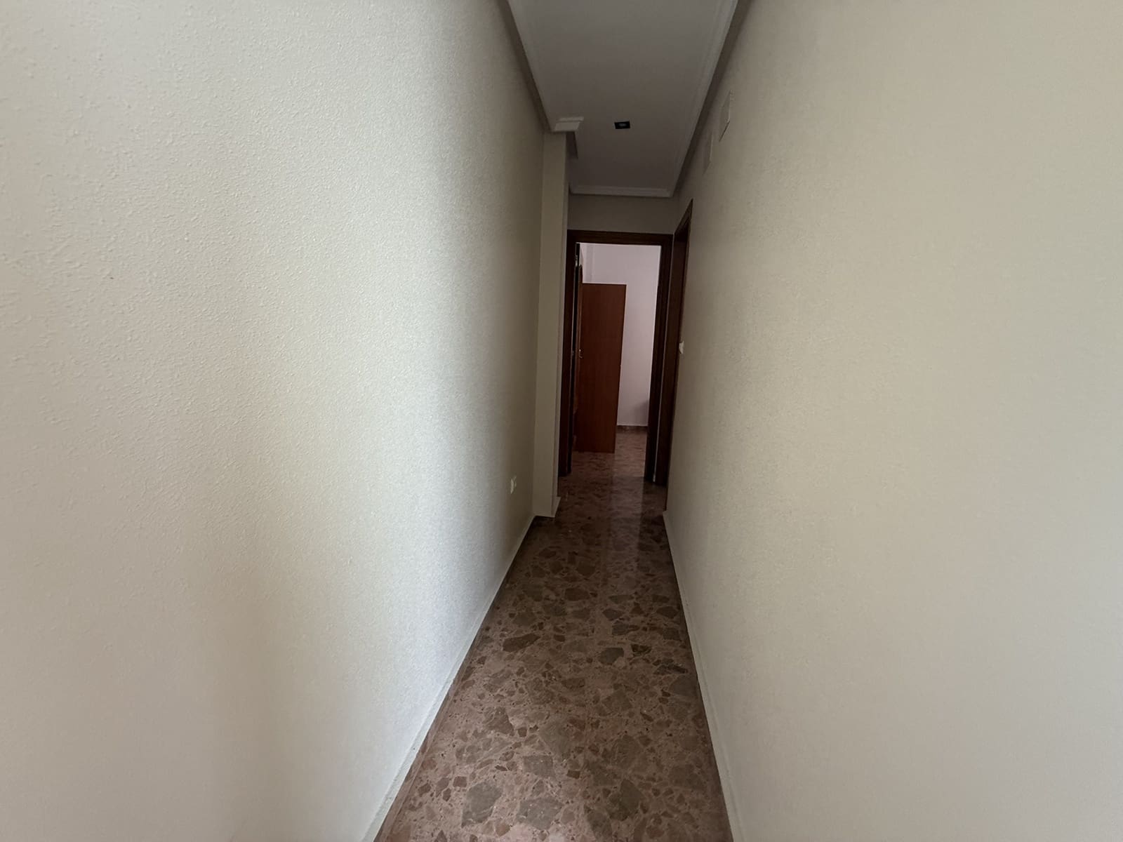 3 bedroom Townhouse for rent in Alicante / Alacant city - € 750 (Ref: 9436278)