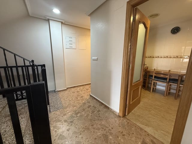 3 quarto Casa em Banda para arrendar em Alicante cidade - 750 € (Ref: 9436278)