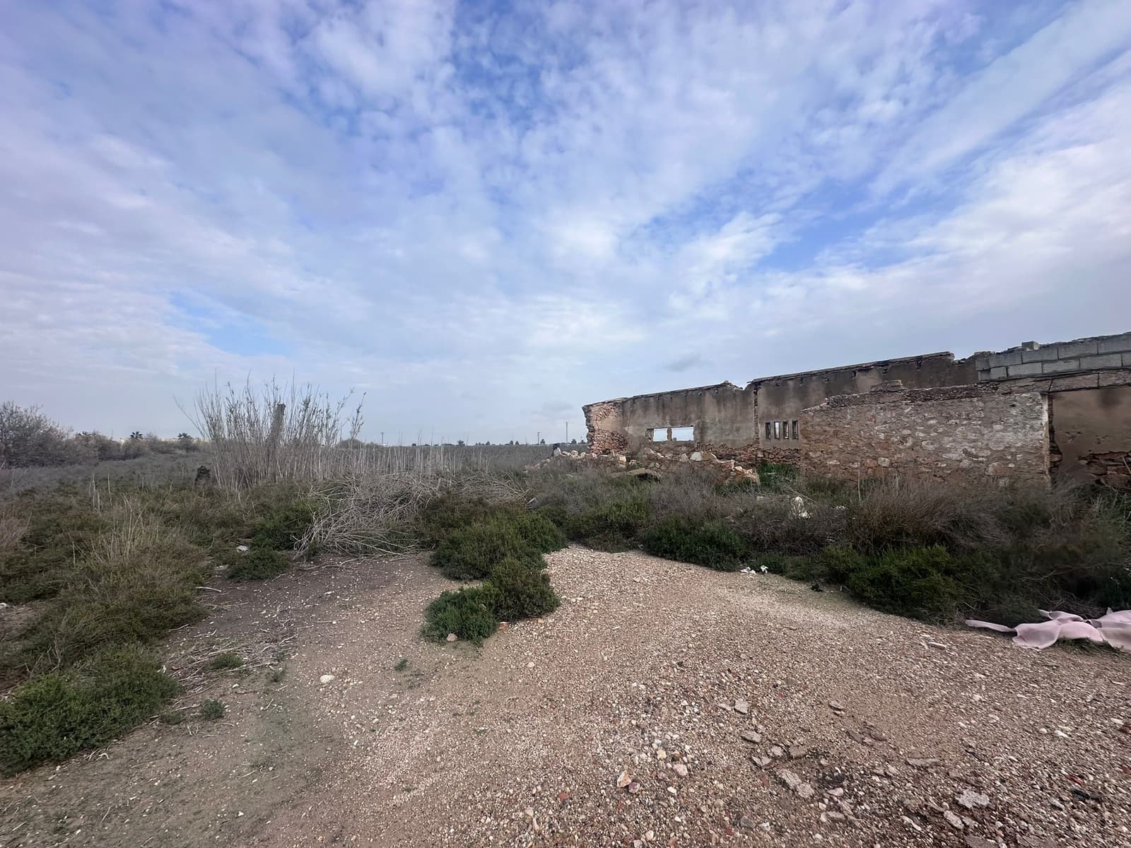 Ruin til salg i Alicante by - € 120.000 (Ref: 9438270)