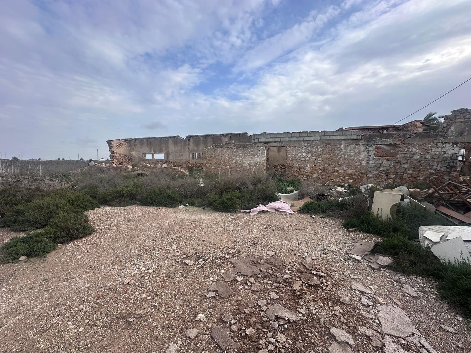 Ruin til salg i Alicante by - € 120.000 (Ref: 9438270)
