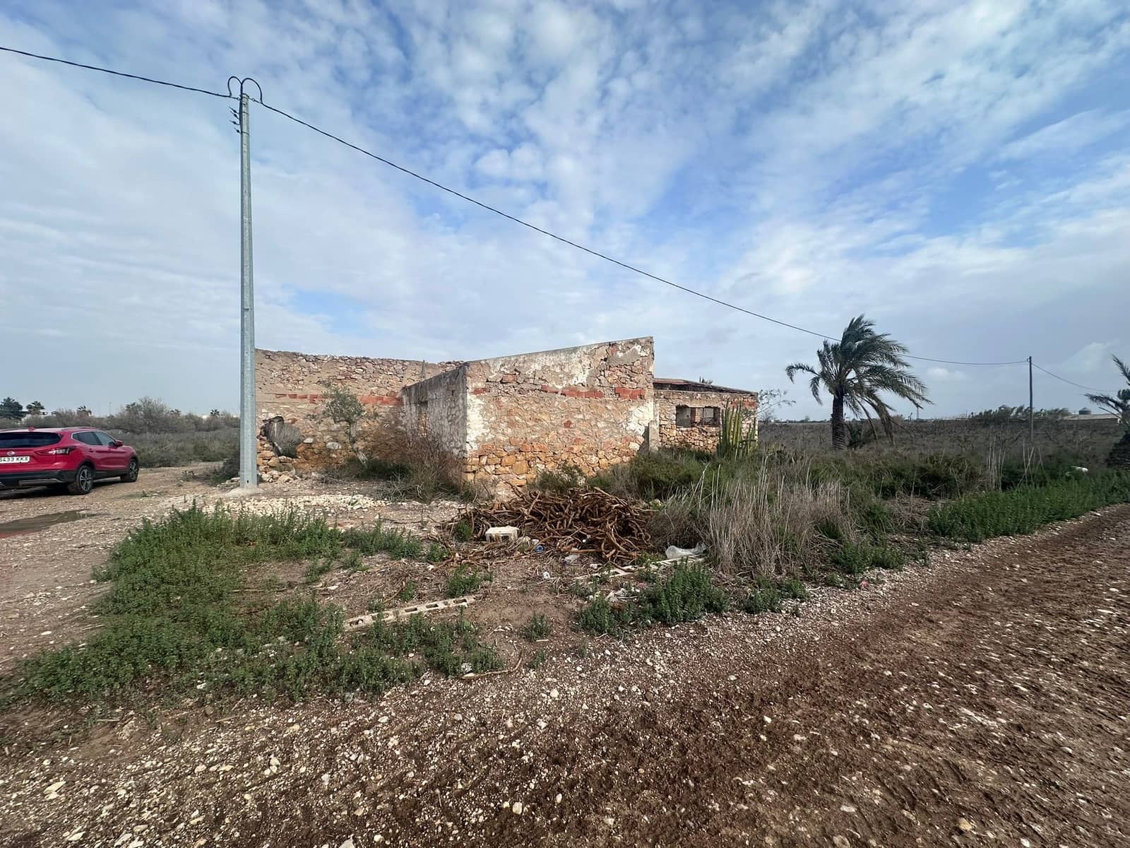Ruin til salg i Alicante by - € 120.000 (Ref: 9438270)