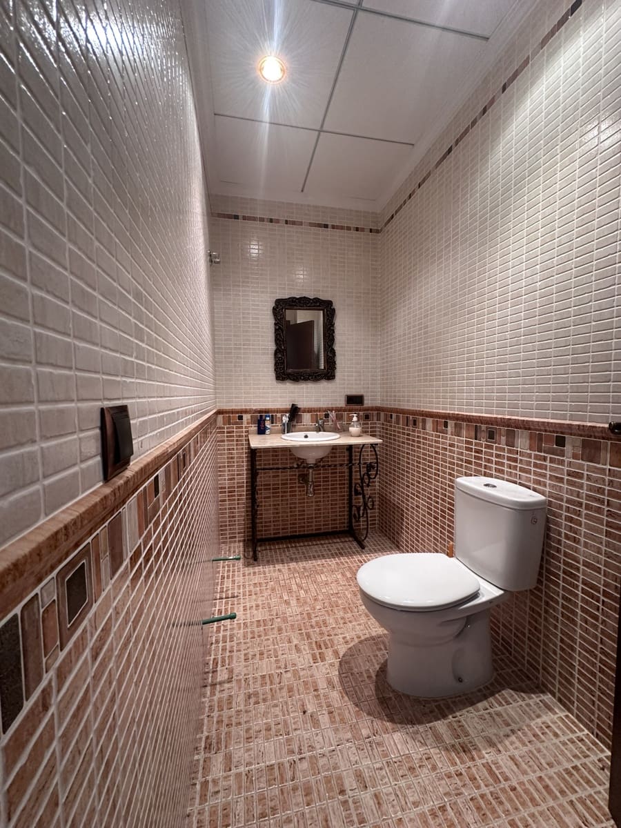 6 bedroom Villa for sale in Catral with pool garage - € 495,000 (Ref: 9438403)