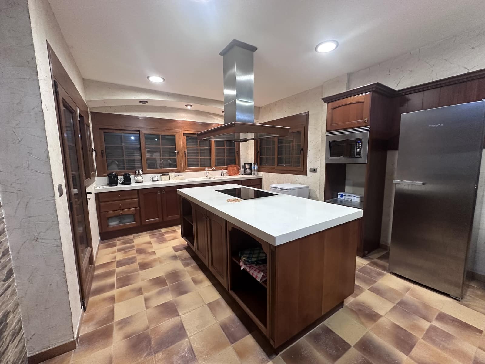 6 bedroom Villa for sale in Catral with pool garage - € 495,000 (Ref: 9438403)