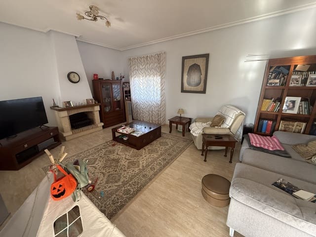 4 bedroom Villa for sale in Catral with pool - € 385,000 (Ref: 9465859)