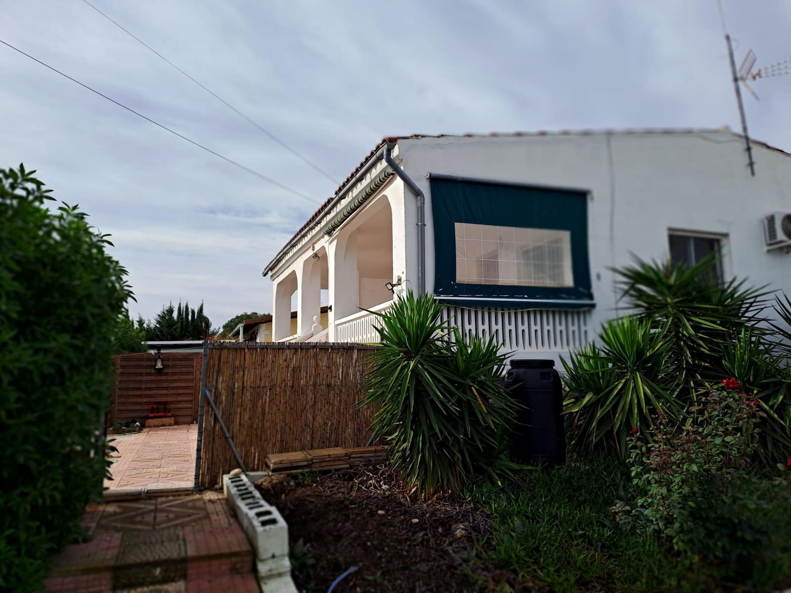 2 quarto Bungalow para arrendar em Crevillente / Crevillent com piscina garagem - 650 € (Ref: 9469932)