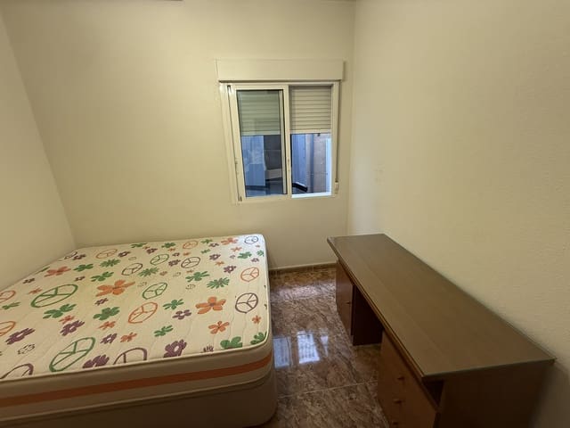 2 soveværelse Lejlighed til leje i Catral - € 650 (Ref: 9509429)