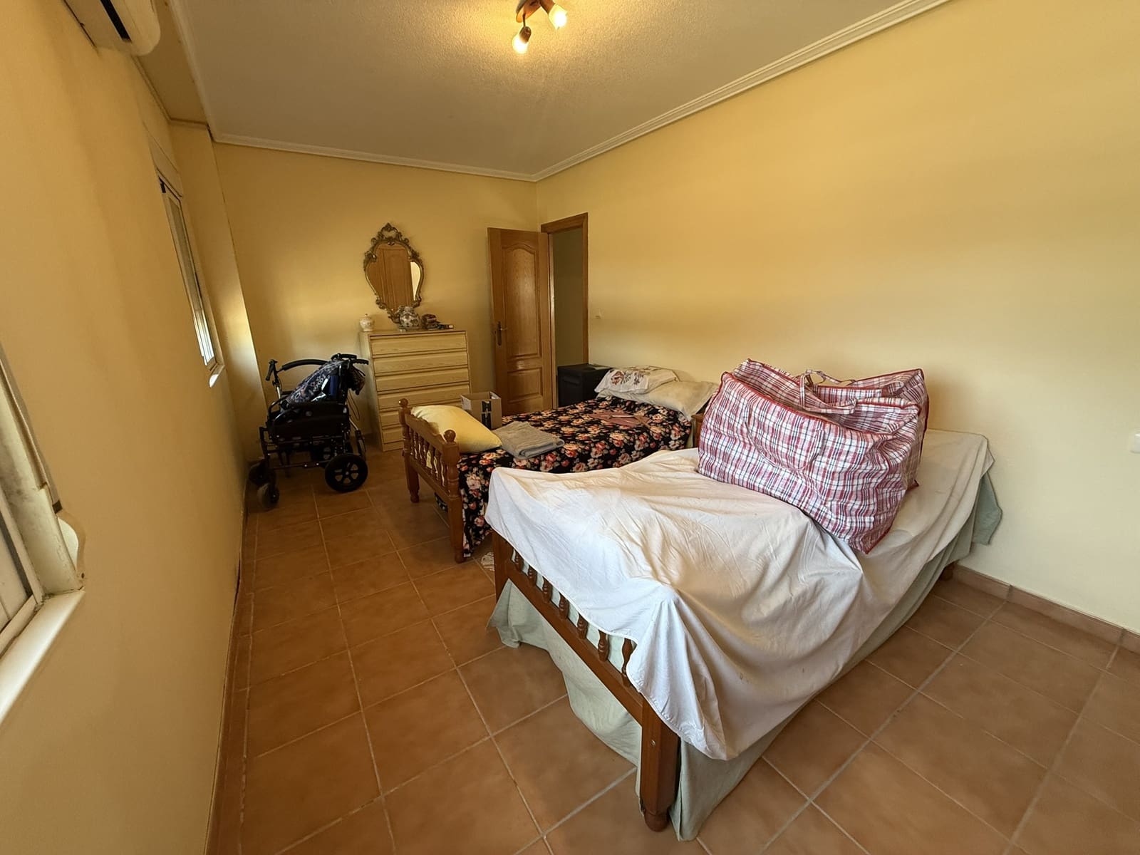 4 makuuhuone Huvila myytävänä paikassa La Hoya mukana uima-altaan 
autotalli - 315 000 € (Ref: 9552526)