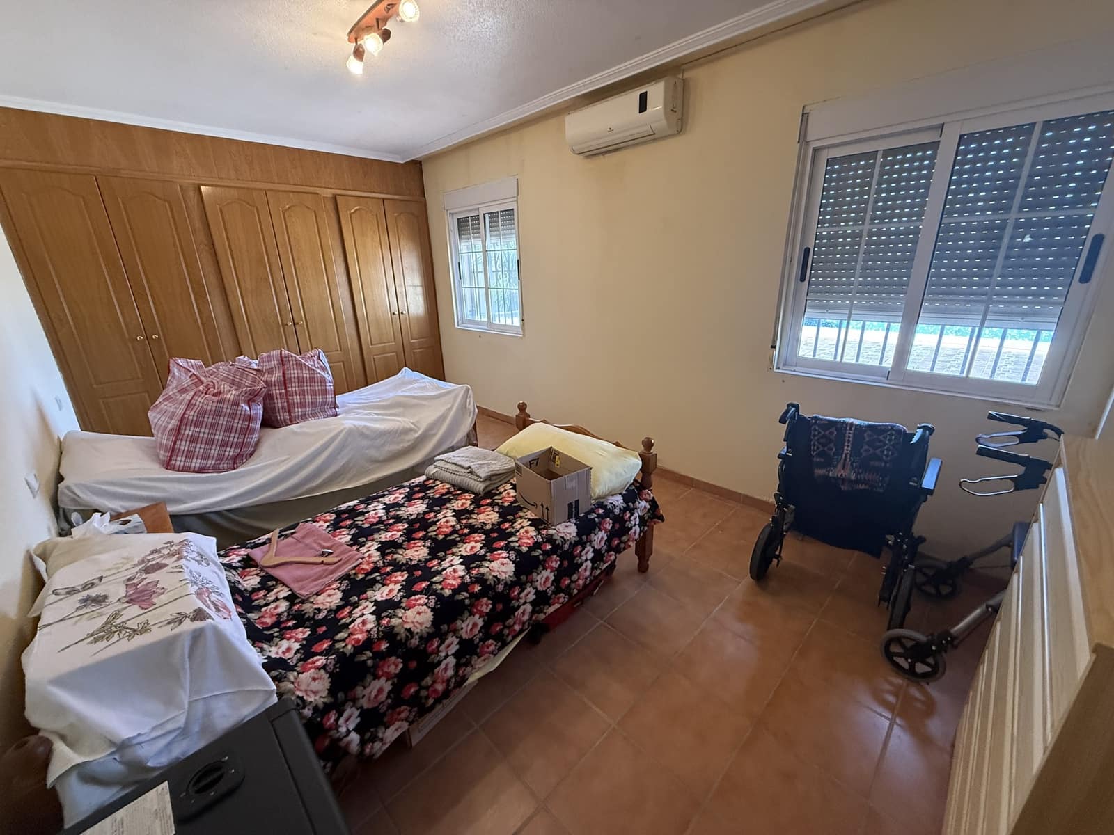 4 makuuhuone Huvila myytävänä paikassa La Hoya mukana uima-altaan 
autotalli - 315 000 € (Ref: 9552526)