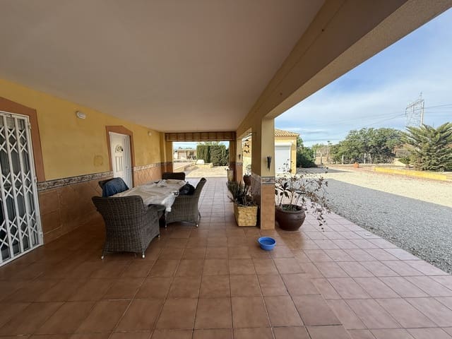 4 makuuhuone Huvila myytävänä paikassa La Hoya, Elche / Elx mukana uima-altaan 
autotalli - 315 000 € (Ref: 9552526)