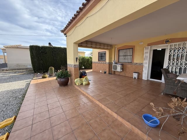 4 makuuhuone Huvila myytävänä paikassa La Hoya, Elche / Elx mukana uima-altaan 
autotalli - 315 000 € (Ref: 9552526)