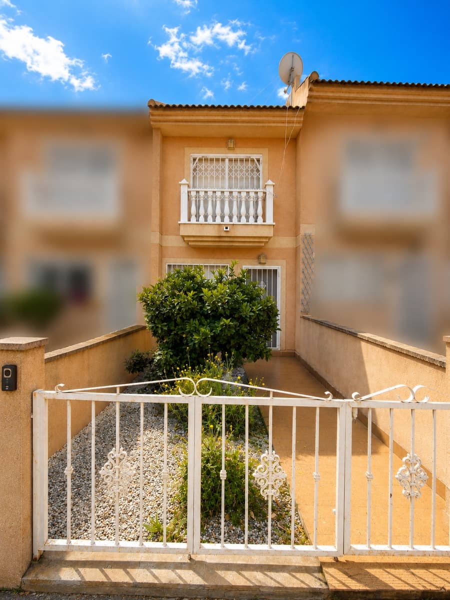 2 quarto Casa em Banda para venda em Catral com piscina - 135 000 € (Ref: 9823835)