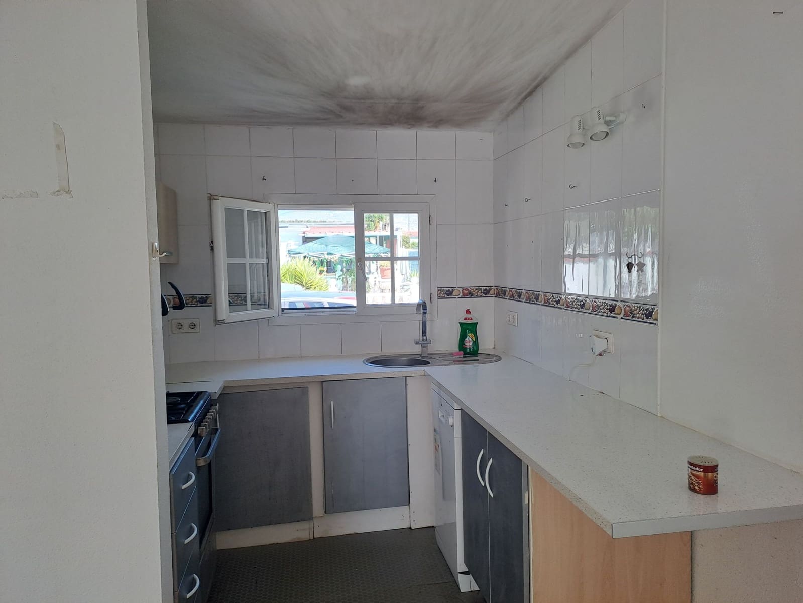 Casa Móvil de 2 habitaciones en Crevillente / Crevillent en venta con piscina garaje - 23.500 € (Ref: 9860765)