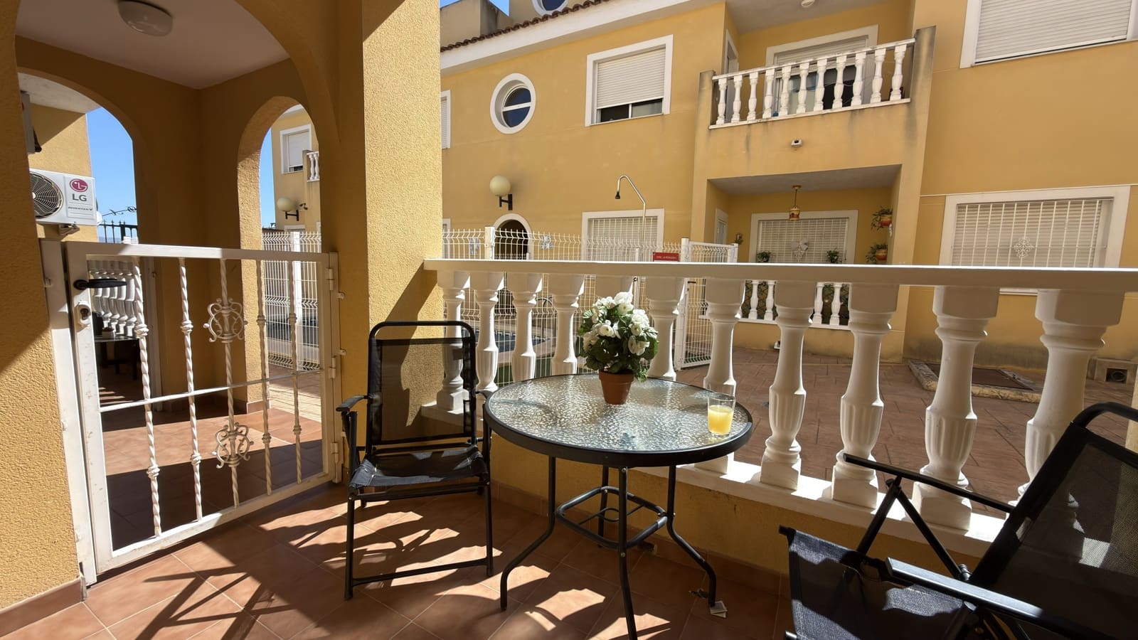 2 bedroom Apartment for sale in Catral with pool - € 97,999 (Ref: 9879846)