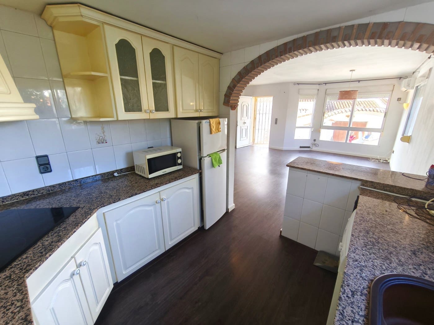 3 makuuhuone Rivitalo myytävänä paikassa Els Poblets mukana 
autotalli - 395 000 € (Ref: 9784326)