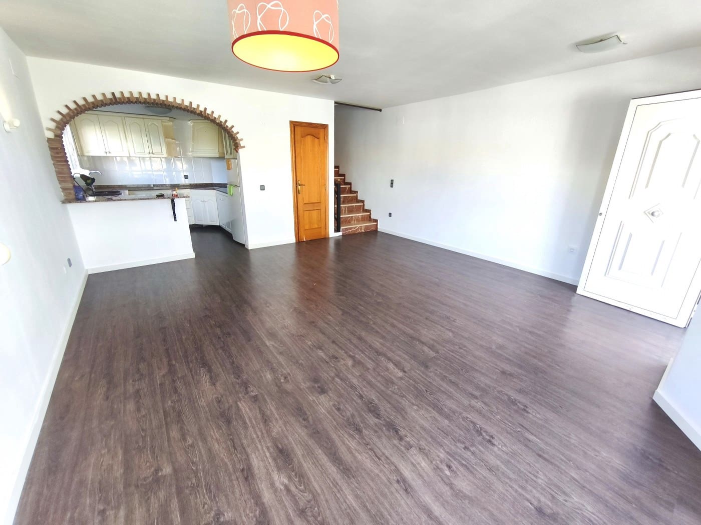 3 makuuhuone Rivitalo myytävänä paikassa Els Poblets mukana 
autotalli - 395 000 € (Ref: 9784326)