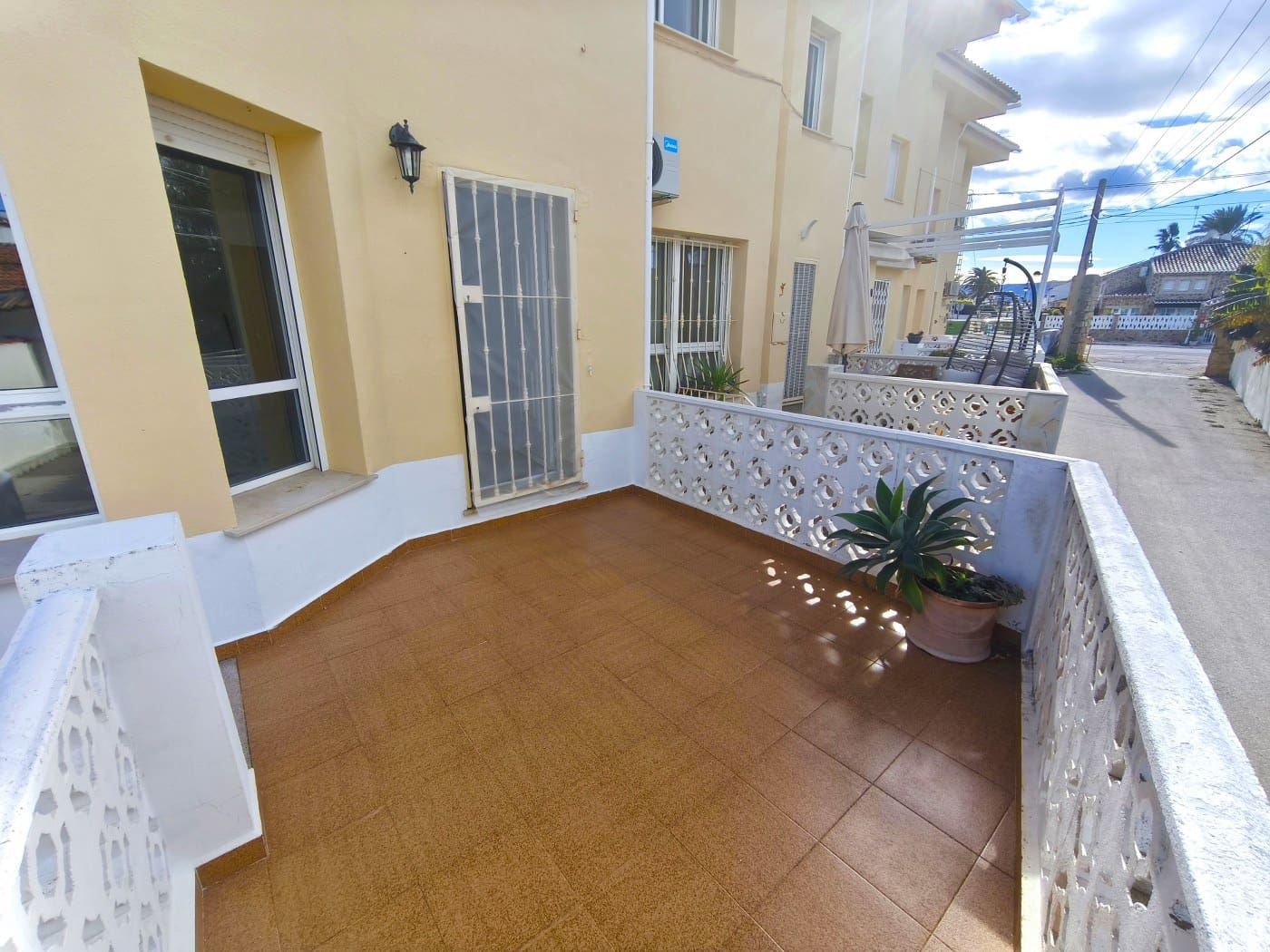 3 makuuhuone Rivitalo myytävänä paikassa Els Poblets mukana 
autotalli - 395 000 € (Ref: 9784326)