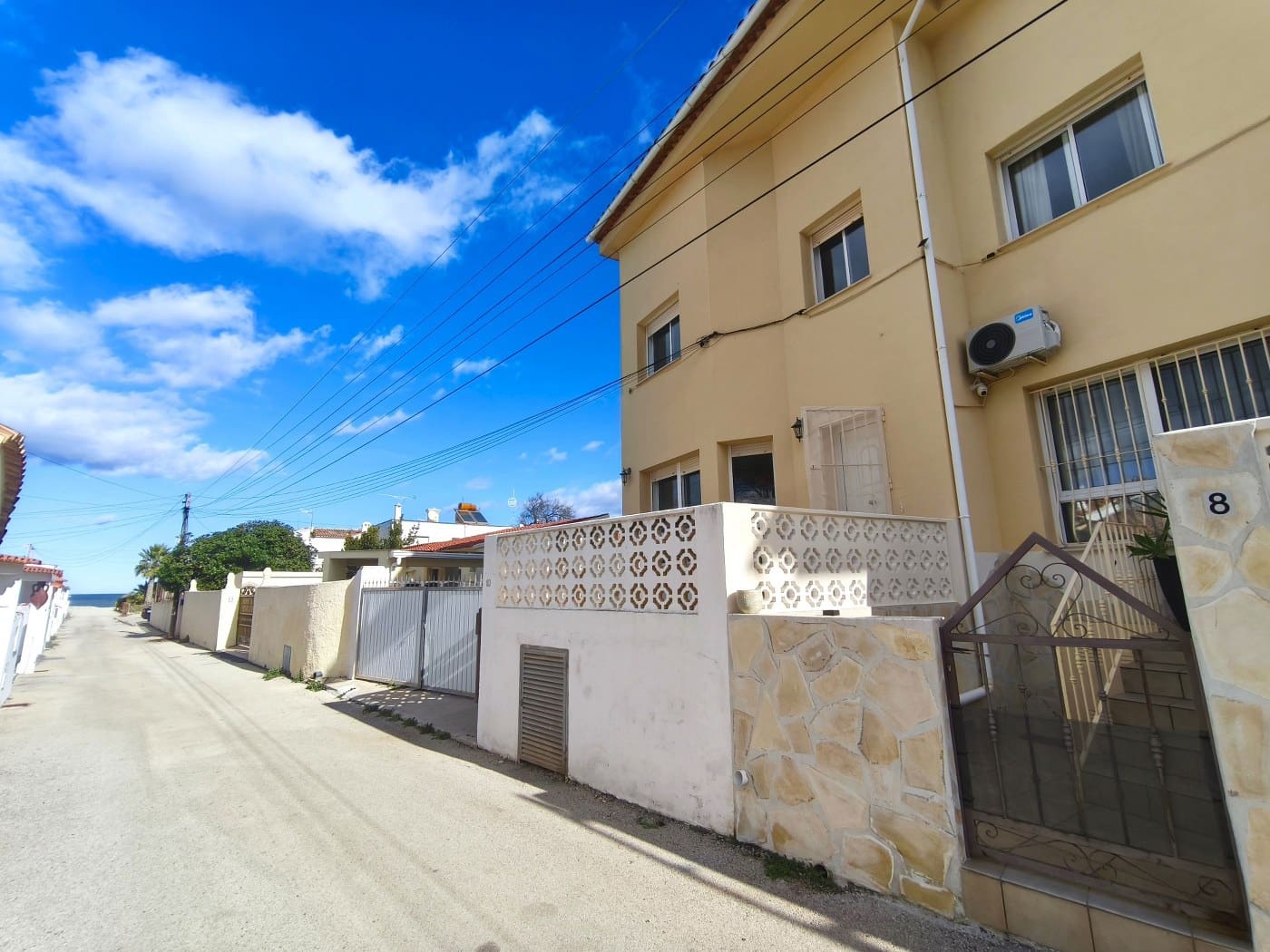 3 makuuhuone Rivitalo myytävänä paikassa Els Poblets mukana 
autotalli - 395 000 € (Ref: 9784326)