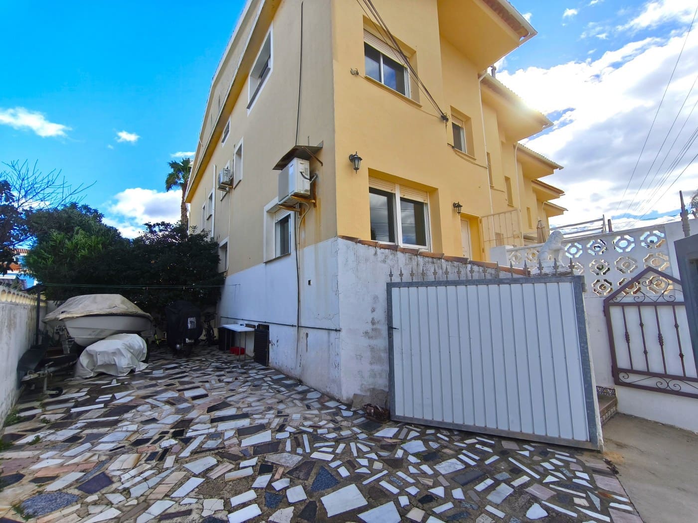 3 makuuhuone Rivitalo myytävänä paikassa Els Poblets mukana 
autotalli - 395 000 € (Ref: 9784326)