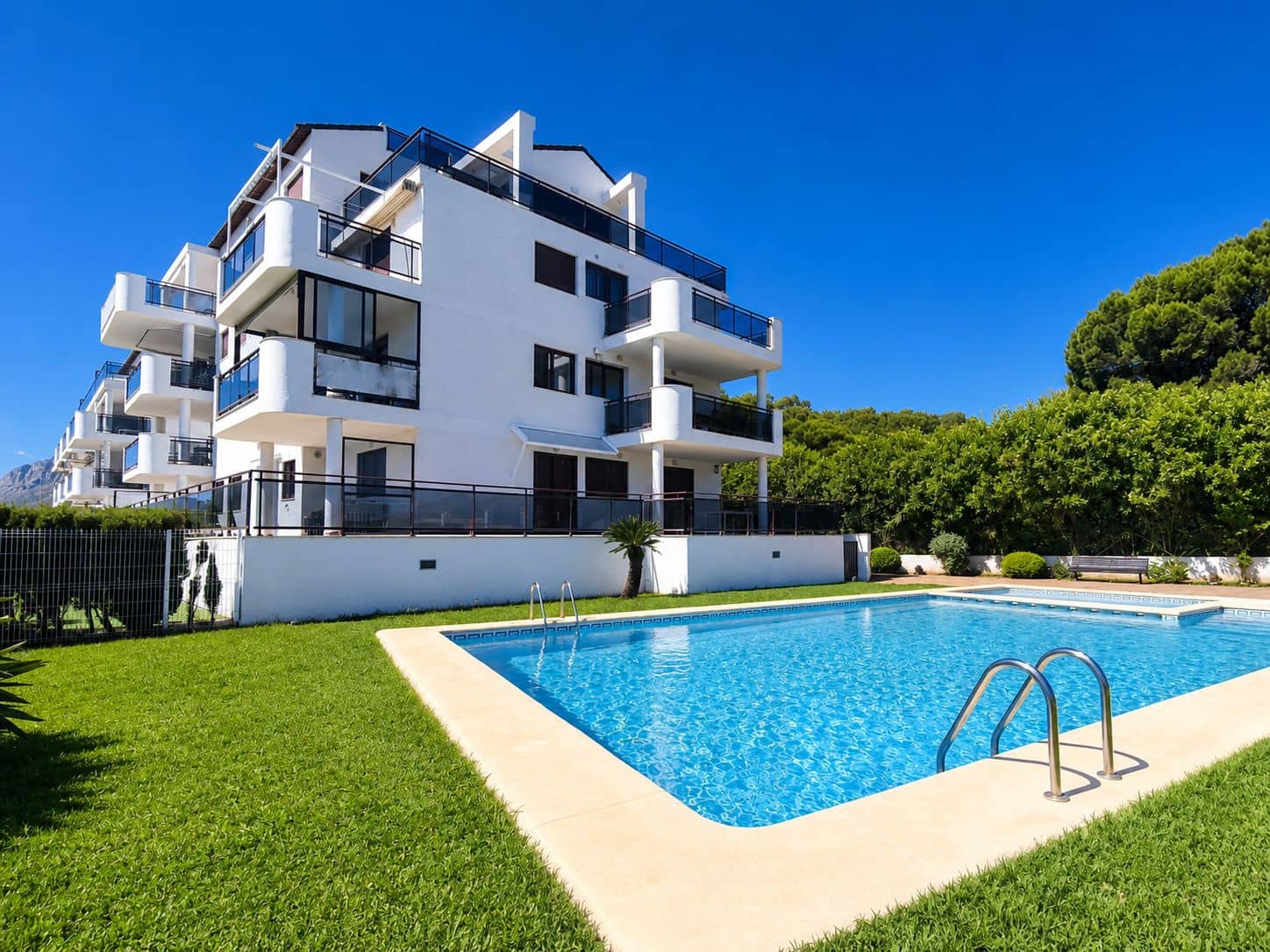Apartamento de 3 habitaciones en Dénia en venta con piscina garaje - 480.000 € (Ref: 9838379)